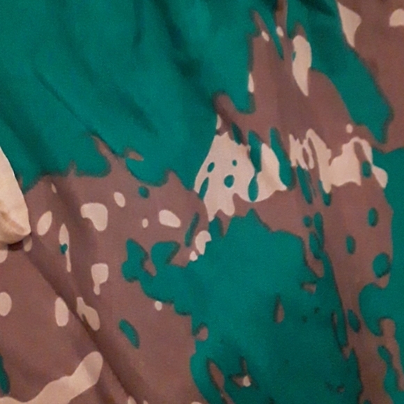 EUC 100% silk printed short sleeve blouse - Picture 4 of 4